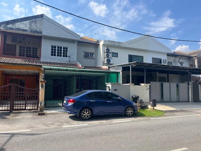 Rumah Teres 2 tingkat untuk dijual Taman Serdang Raya Seri Kembangan