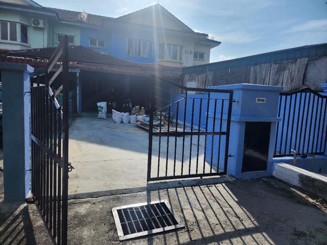 rumah teres taman alam jaya puncak alam 18x87ft