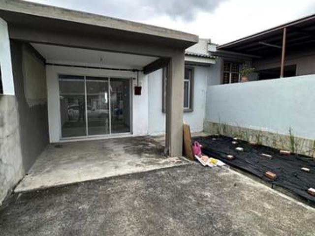 Rumah Teres Taman Belimbing Harmoni Durian Tunggal