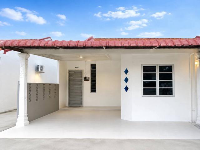 Rumah Teres Taman Desa Tanjung Damai Gong badak Untuk dijual