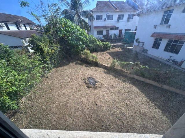 RUMAH TERES CORNER LOT DUA TINGKAT Batu Hitam