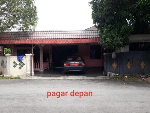 Rumah teres corner lot taman selasih