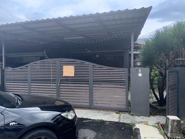 Rumah Teres Corner Lot