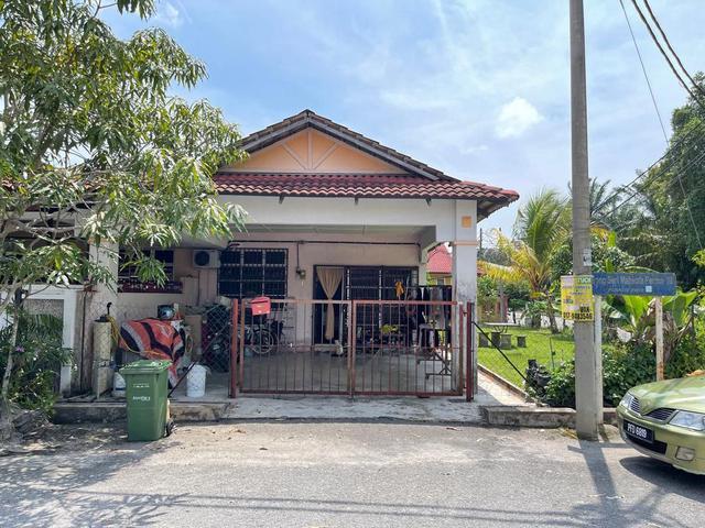 Rumah Teres Cornerlot Tanah Luas Taman Seri Mahkota Permai Batu 11