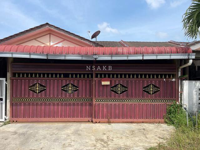RUMAH TERES DEKAT KILANG ROHM WAKO PADANG TeMBAK