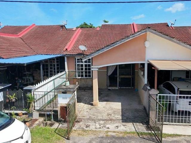 Rumah Teres di Taman Desa Solehah Mak ChiliChukai