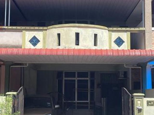 Rumah Teres Dua Tingkat Taman Aman Putra Kepala Batas Pulau Pinang