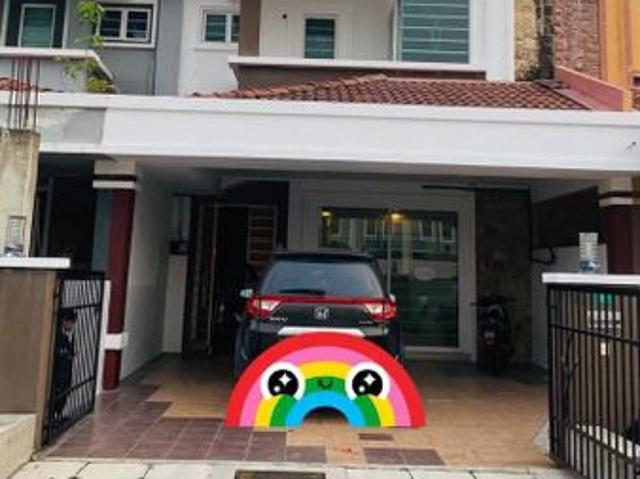 RUMAH TERES DUA TINGKAT UNTUK DIJUAL / SALE