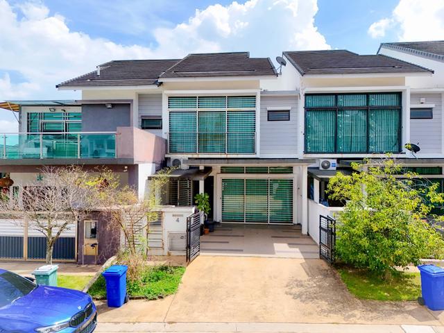 Rumah Teres Dua Tingkat Denai Alam Selangor