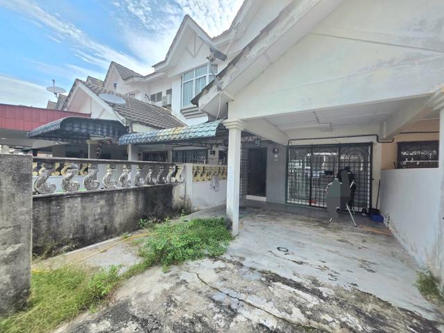 RUMAH TERES DUA TINGKAT PELINDUNG 1 KUANTAn