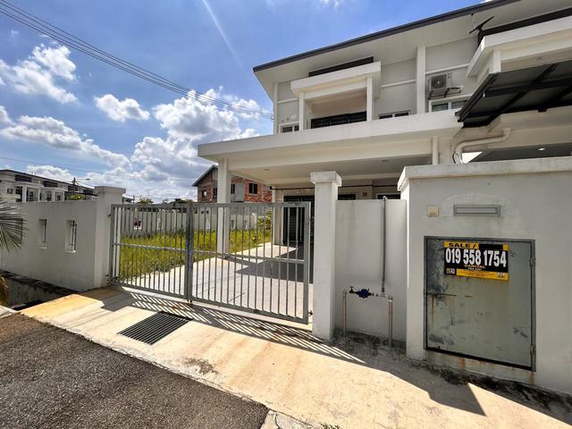 Rumah Teres End Corner Lot 2 Tingkat Dengkil