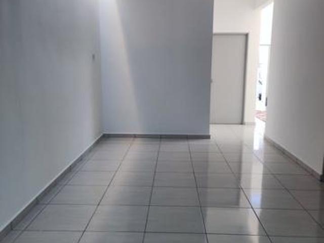 Rumah teres end lot untuk di jual