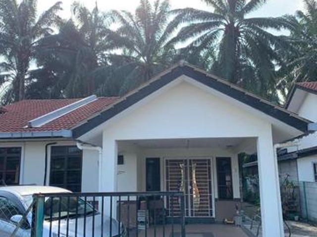 Rumah teres fully furnished untuk dijual