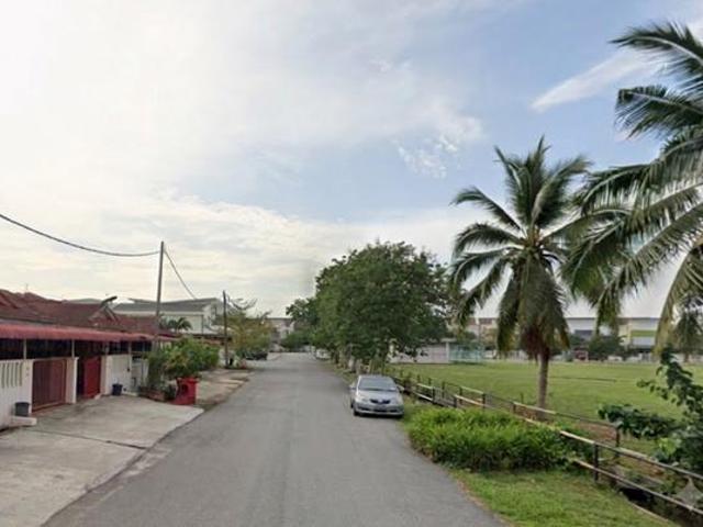 Rumah teres Hadap Ruangan buka senang parking