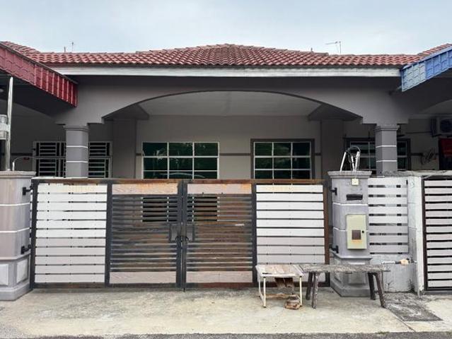 Rumah Teres Harga Bawah Market Taman Kasih Pekan Rawang Serom Dijual