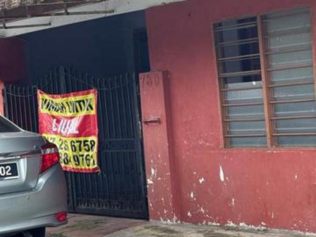 Rumah teres kampung keselesaan ramai