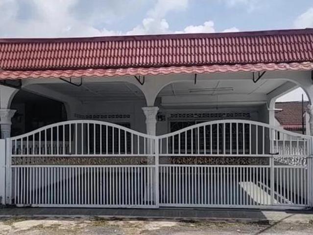 Rumah Teres Lot Tepi Freehold