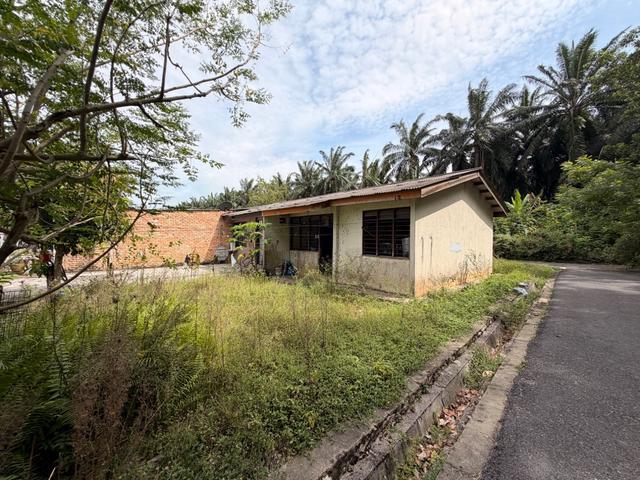 Rumah Teres Lowcost Corner Lot di Taman Bukit Badung Ijok