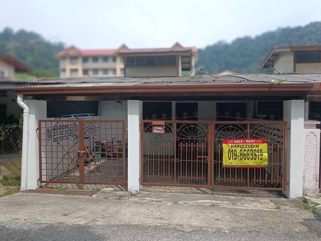 Rumah Teres SemambuOpen Facing