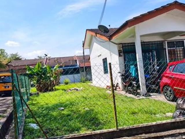 Rumah Teres Setingkat Corner Lot Taman Gadong Jaya Labu Sendayan