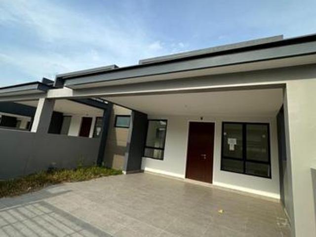Rumah Teres Setingkat Aster Kluang