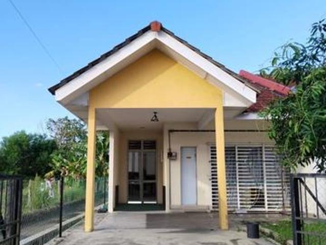 Rumah teres setingkat bebas banjir End Lot Permatang Badak Perdana
