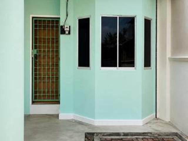 Rumah Teres Setingkat Bersih di Taman Malwira Kubang Semang