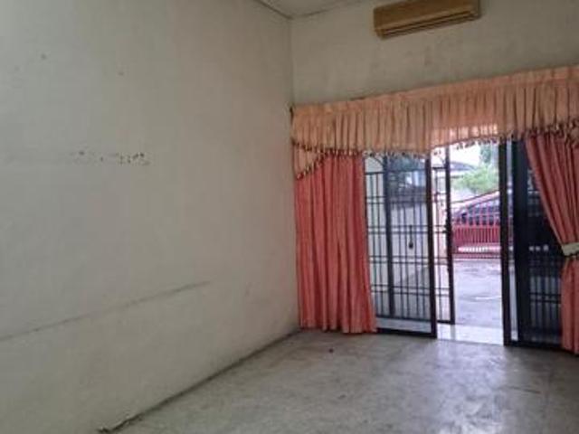 Rumah Teres Setingkat Bersih di Taman Rantau Damai Nibong Tebal