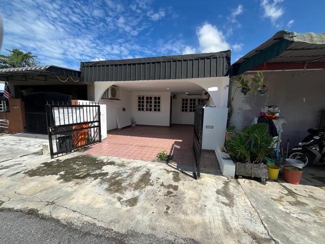 Rumah Teres Setingkat Bumi Lot Taman Sri Serdang UPM Serdang