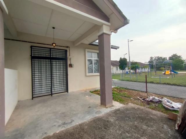Rumah Teres Setingkat End Lot