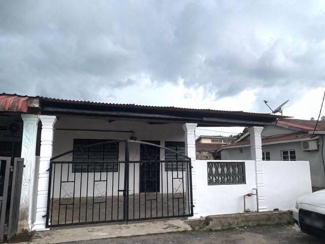 Rumah teres setingkat END LOT KOS RENDAH Batu 11