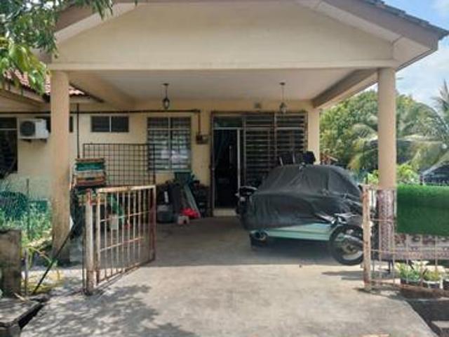 Rumah teres setingkat facing open end lot indera sempurna