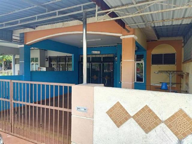 RUMAH TERES SETINGKAT FREEHOLD MERLIMAU Taman Muhibbah Merlimau Me