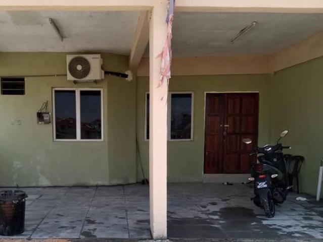 Rumah Teres setingkat Full renovated bebas banjir