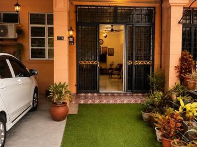 Rumah Teres Setingkat Fully Furnished Depan SK Mulong