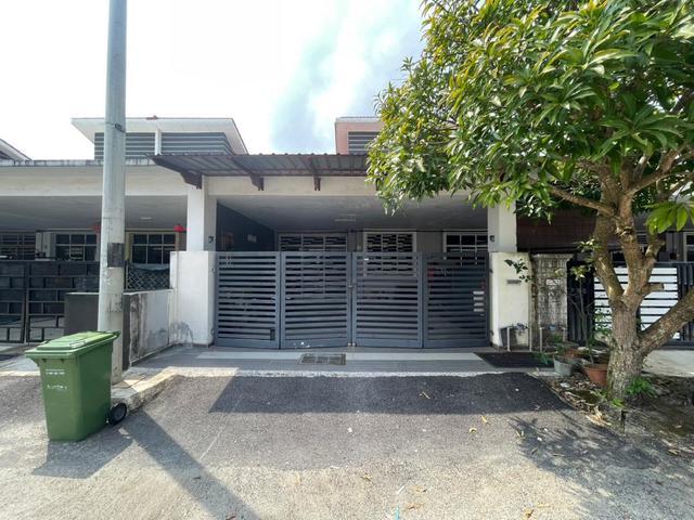 Rumah teres setingkat kg padang maju