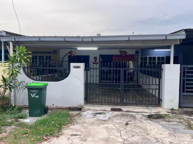 RUMAH TERES SETINGKAT OPEN FACING LOKASI STRATEGIK open facing