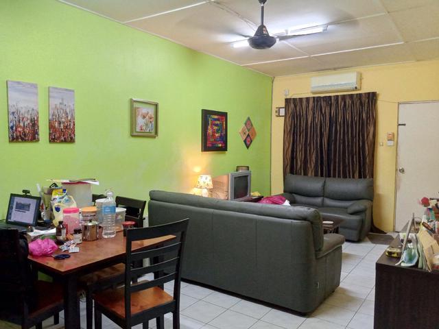 Rumah Teres Setingkat Lot Tepi