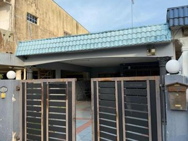 Rumah Teres Setingkat Taman Sri Jaya Renggam Johor