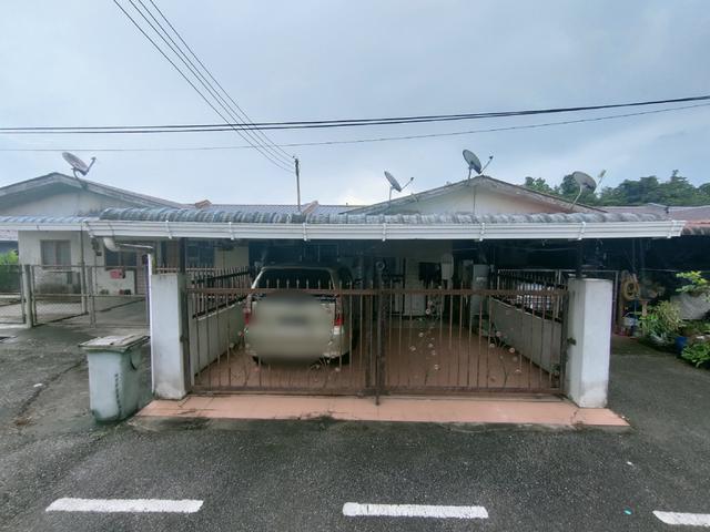 Rumah teres setingkat tengah untuk dijual di Taman Mutiara Bau