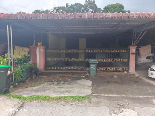 Rumah Teres Setingkat Tengah