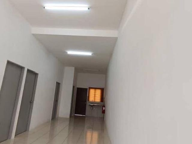 Rumah Teres Setingkat untuk Dijual di Lunas