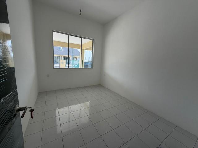 Rumah Teres Setingkat untuk Dijual di Padang Serai