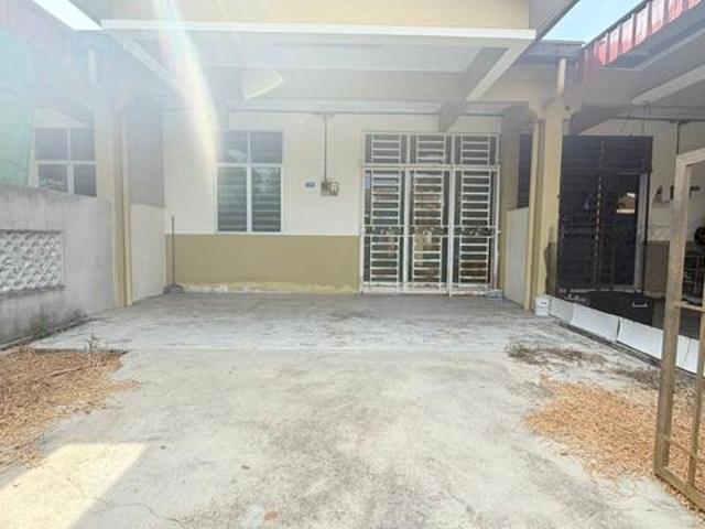 Rumah Teres Setingkat Untuk Dijual