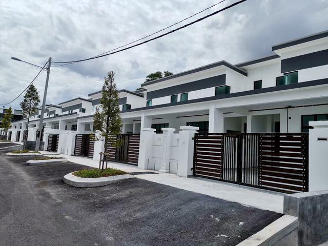 Rumah tetes setingkat dijual di taman mengkibol 22x70