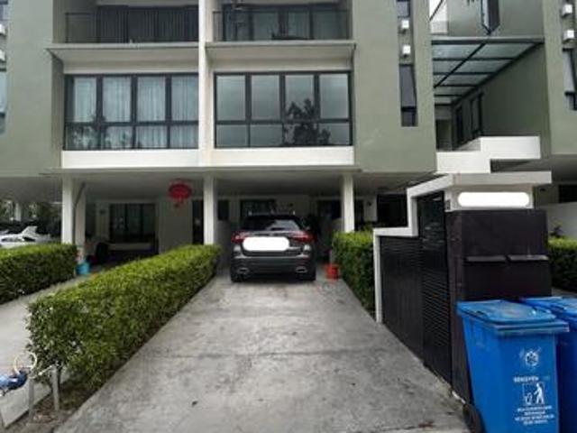 Rumah Townhouse Modern Greenery View Move In Ready