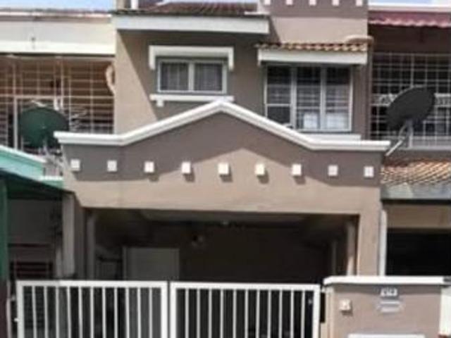 Rumah Townhouse U10 Shah Alam belakang UITM U10 Shah Alam