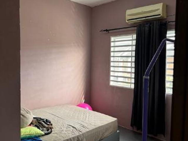 rumah townhouse untuk dijual