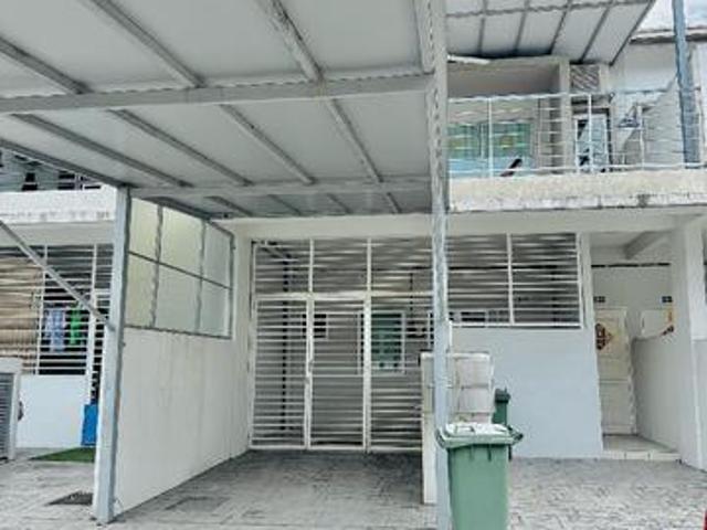 Rumah townhouse unit bawah renovated di Semenyih