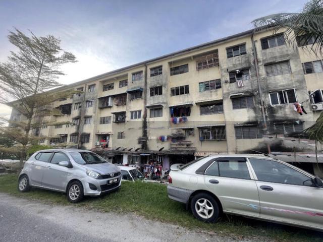 Rumah untuk dijual sentosa 2 taman sentosa Sg jelok kajang tingkat 3
